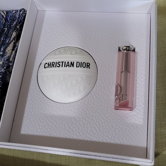 DIOR Around The World Tote, Le Baume & Lip Glow - Picture 6 of 6